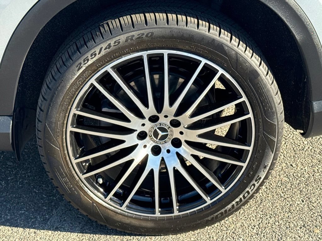 Used 2023 Mercedes-Benz GLC 300 image 18