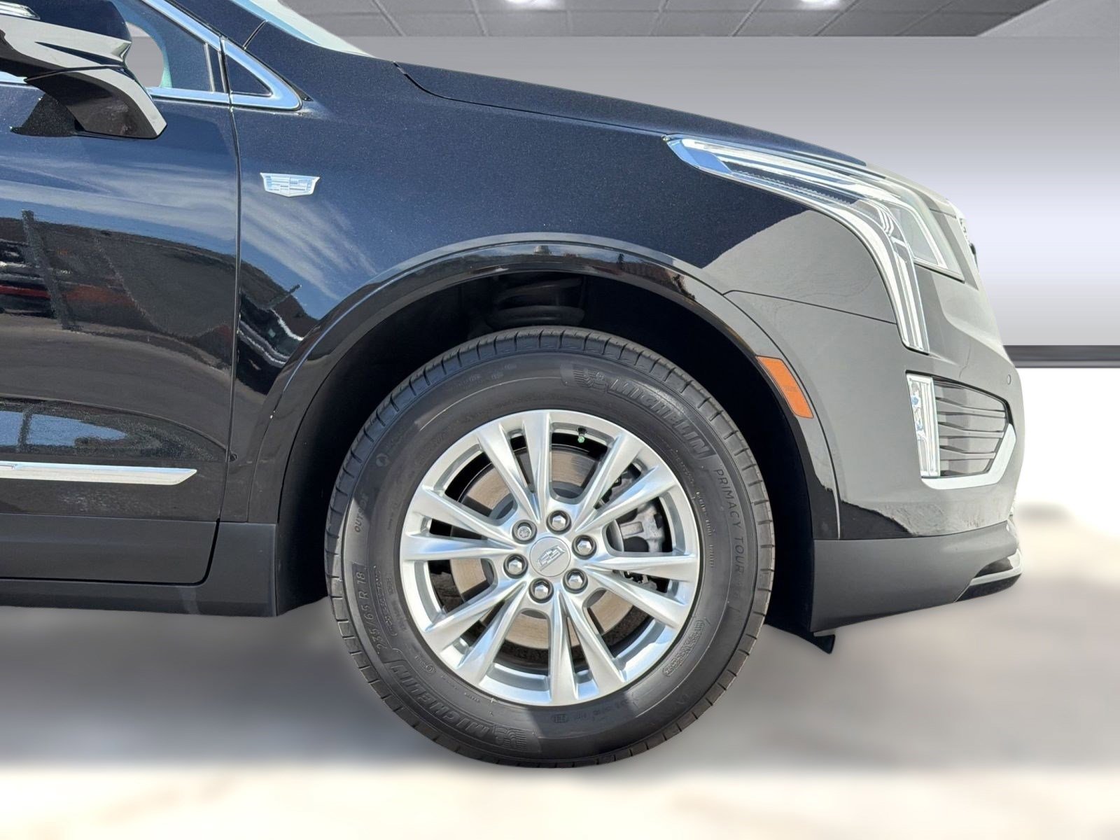 Certified 2023 Cadillac XT5 Luxury w/ LPO, Floor Liner Package image 10