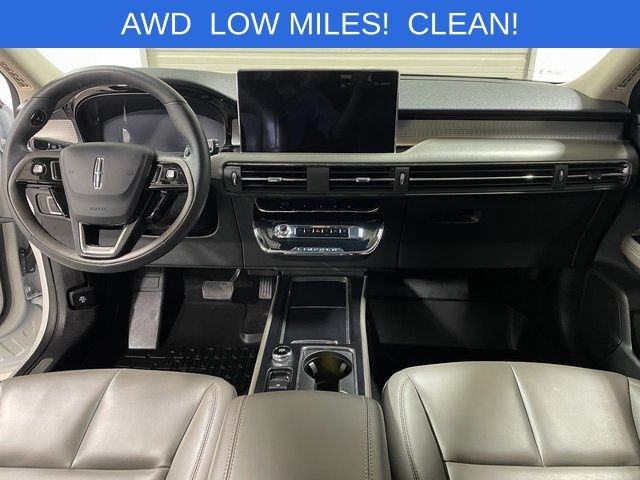 Used 2023 Lincoln Corsair AWD image 13