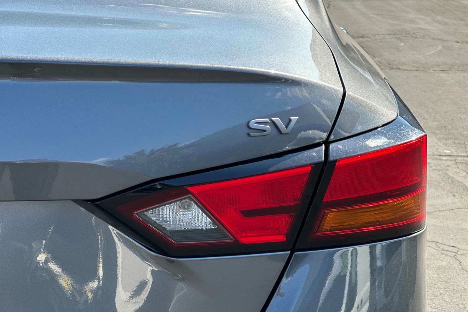 Used 2024 Nissan Altima 2.5 SV image 25