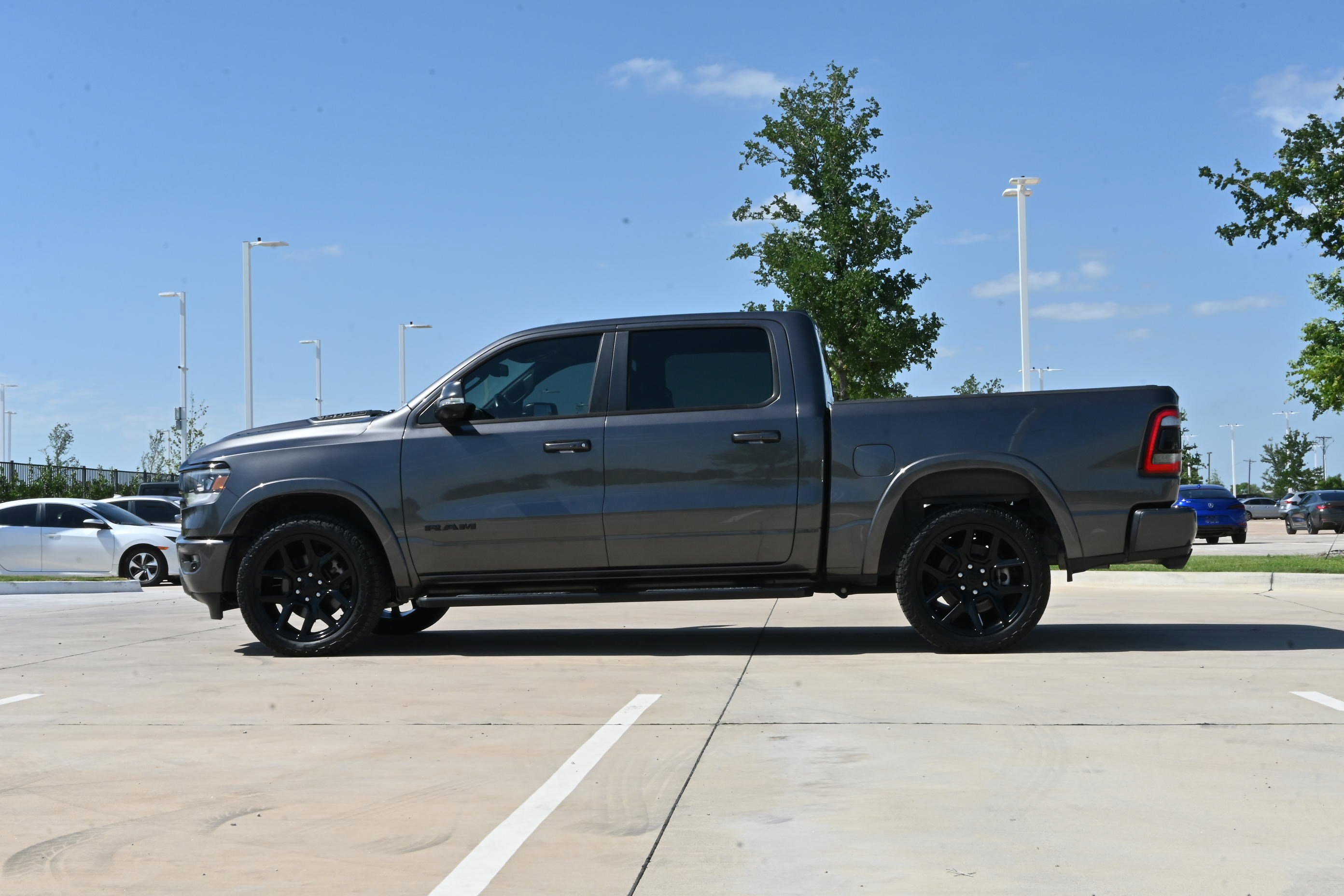 Used 2020 RAM 1500 Laramie AWD/4WD image 6