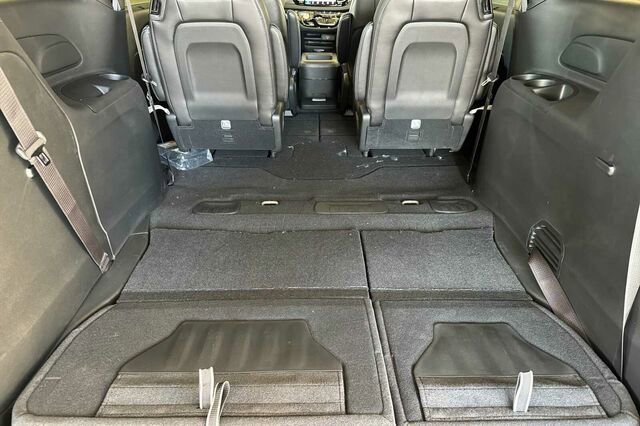 New 2026 Chrysler Pacifica Select image 13