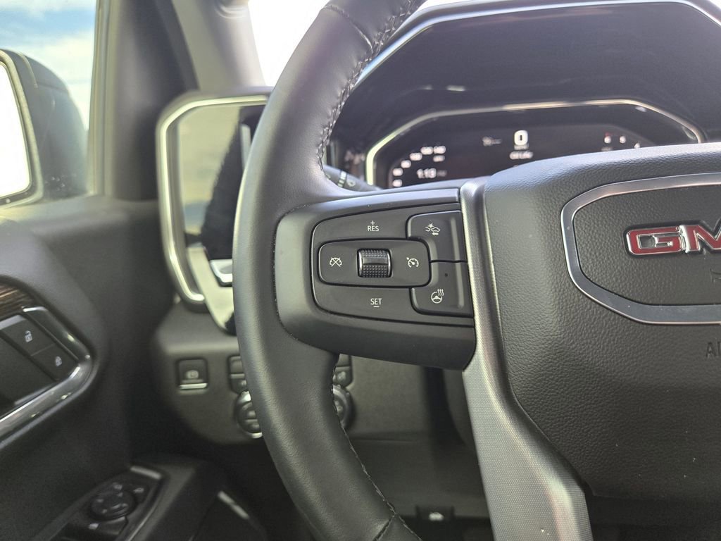 Used 2025 GMC Sierra 1500 Elevation image 17