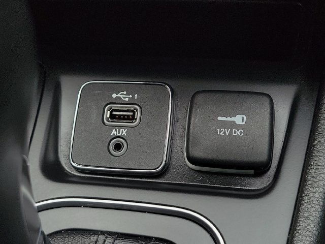 Used 2021 Jeep Cherokee Latitude Lux AWD/4WD image 30