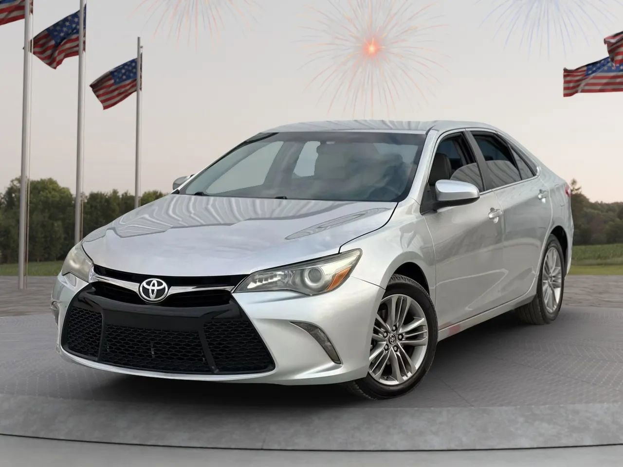 Used 2015 Toyota Camry SE image 3
