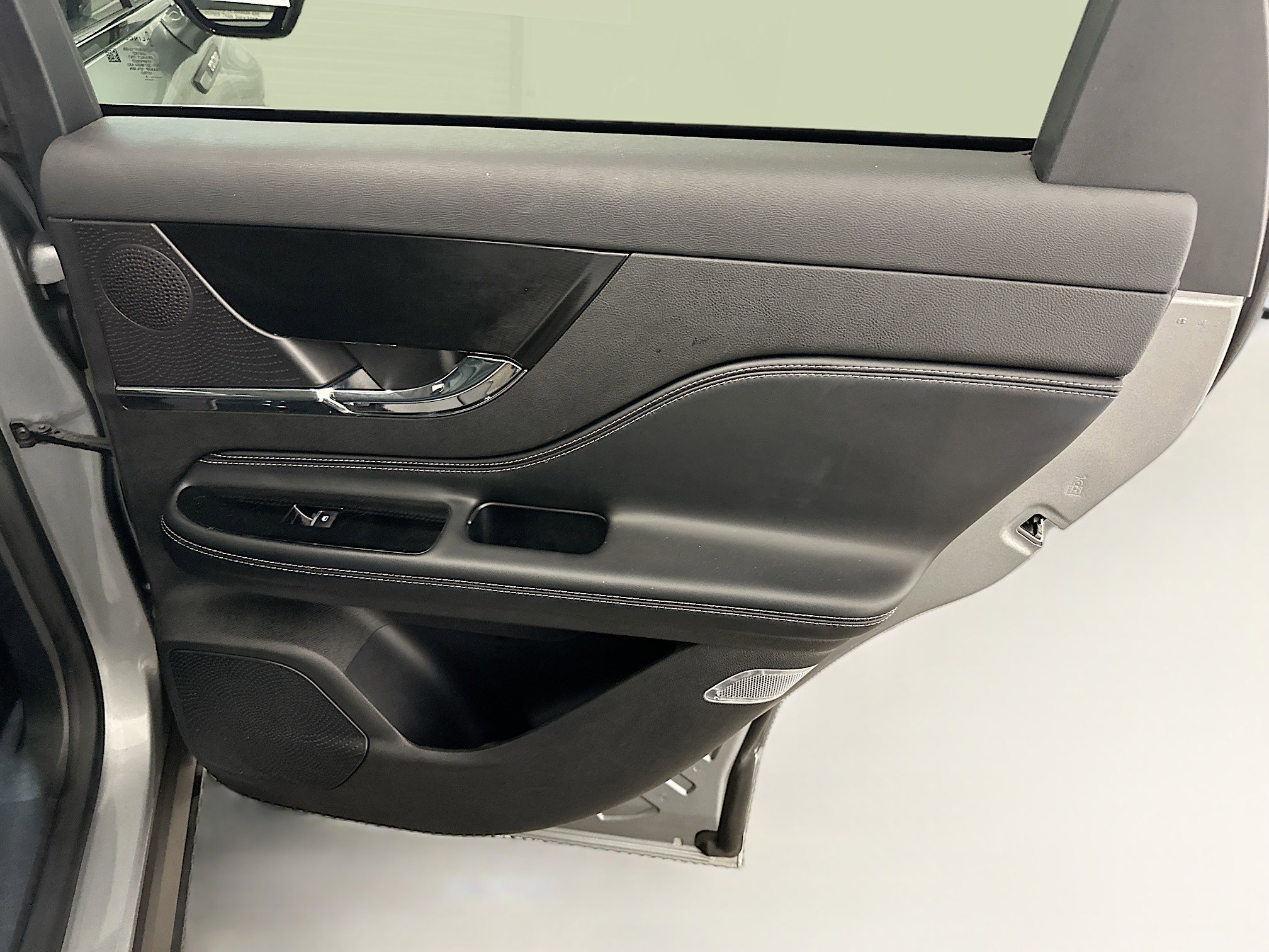 Used 2024 Lincoln Corsair Reserve w/ Equipment Group 201A image 32