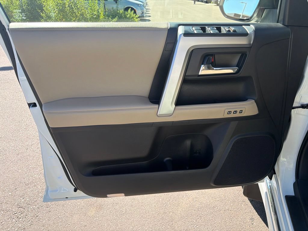 Used 2023 Toyota 4Runner Limited AWD/4WD image 21