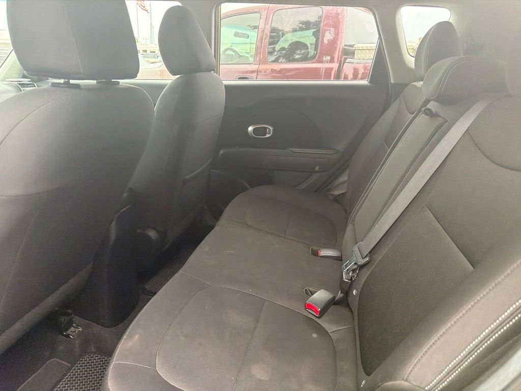 Used 2014 Kia Soul FWD image 16