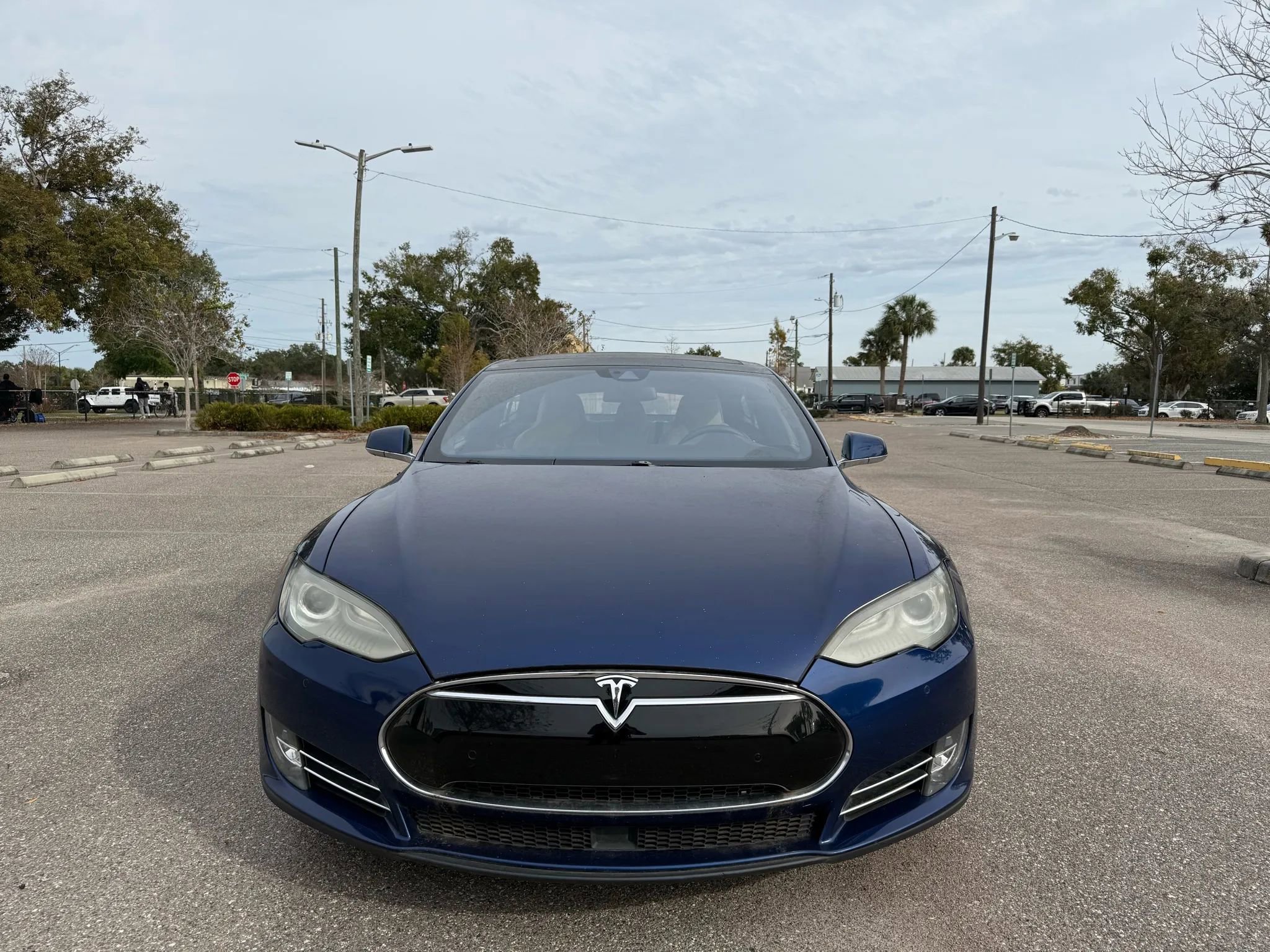 Used 2016 Tesla Model S 70 image 1
