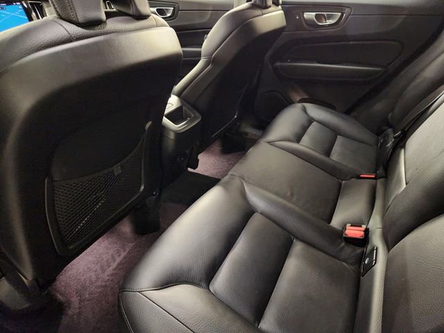 Used 2023 Volvo XC60 B5 Plus image 30