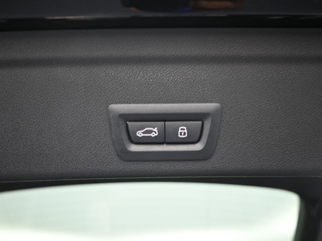 New 2026 BMW X6 xDrive40i w/ Premium Package image 31