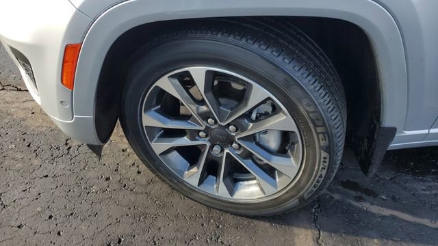 Used 2022 Jeep Grand Cherokee Overland w/ Advanced Protech Group III image 3