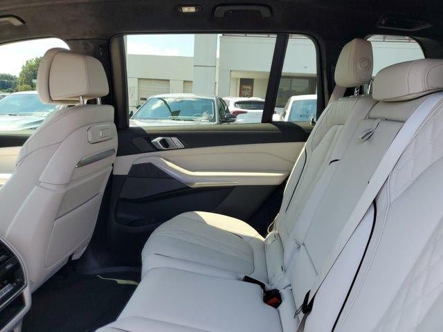 Used 2025 BMW X7 xDrive40i w/ M Sport Package AWD/4WD image 14