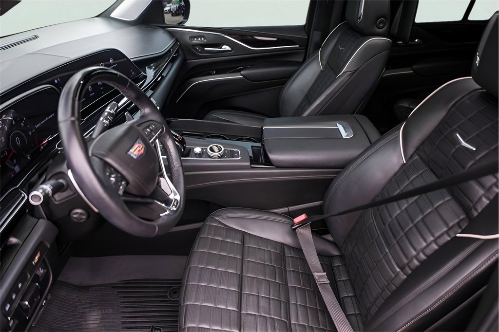 Used 2023 Cadillac Escalade V w/ LPO, ONYX Package image 12