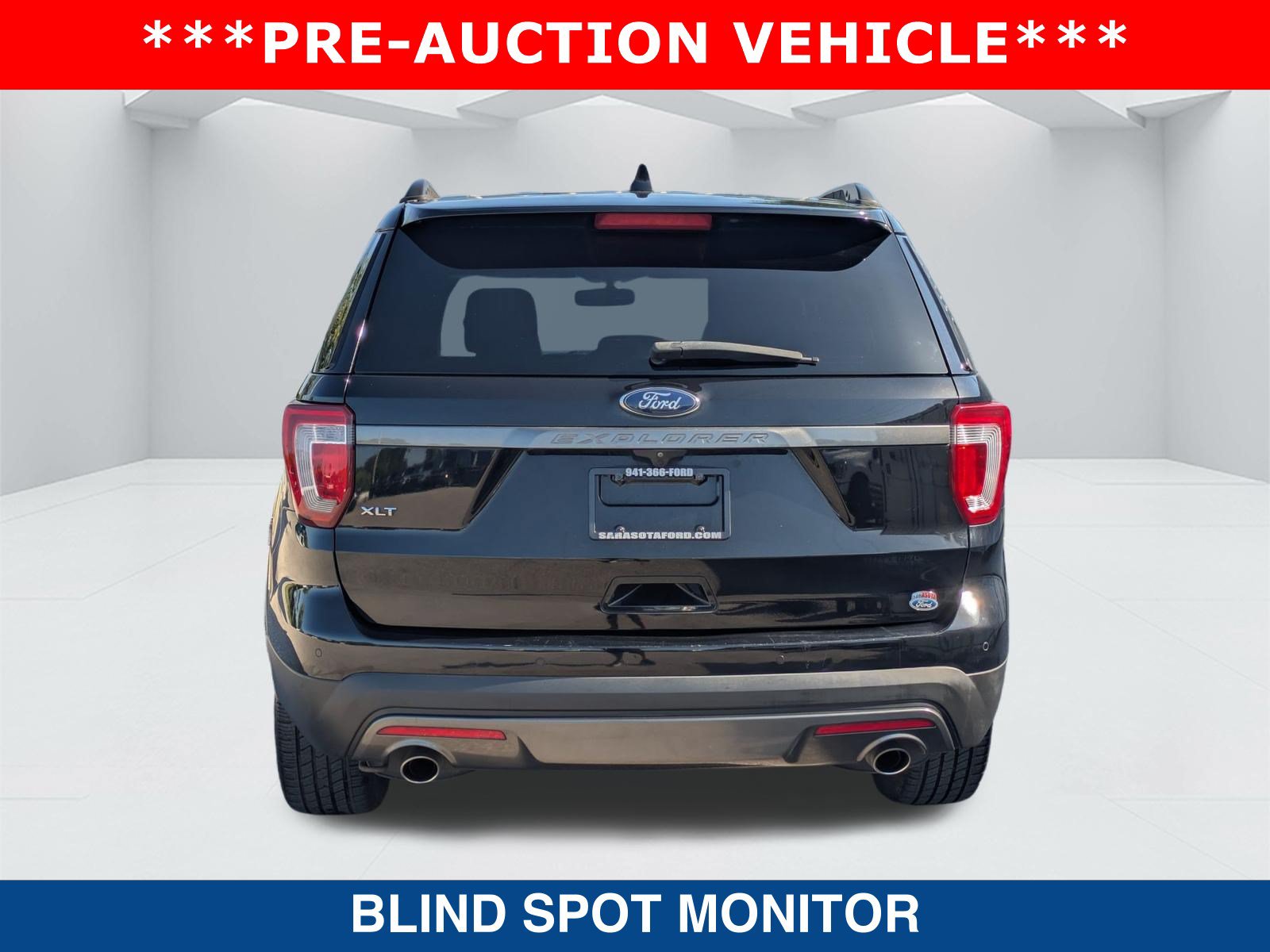 Used 2017 Ford Explorer XLT w/ Equipment Group 202A FWD image 6