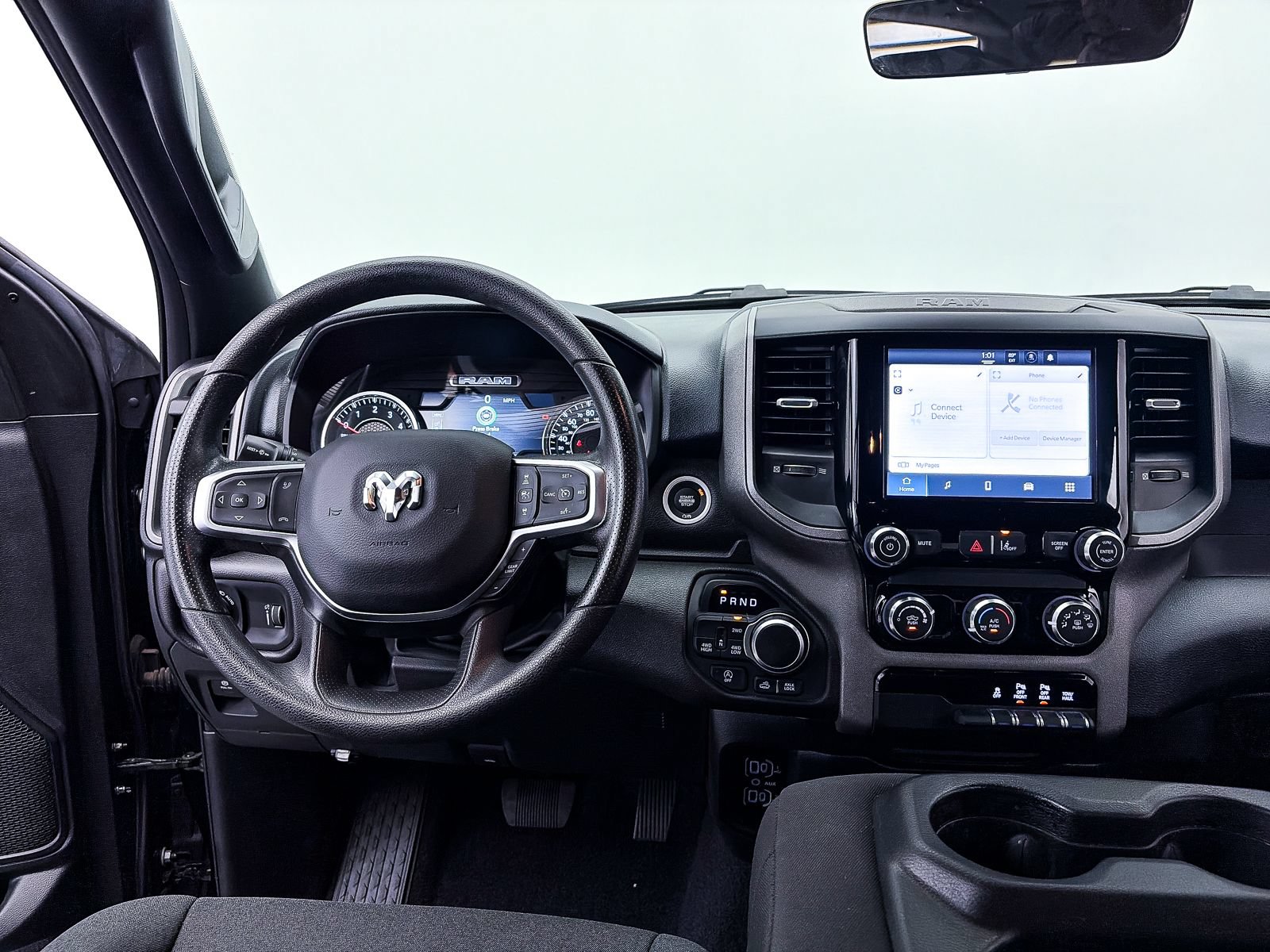 Used 2025 RAM 1500 Warlock AWD/4WD image 4