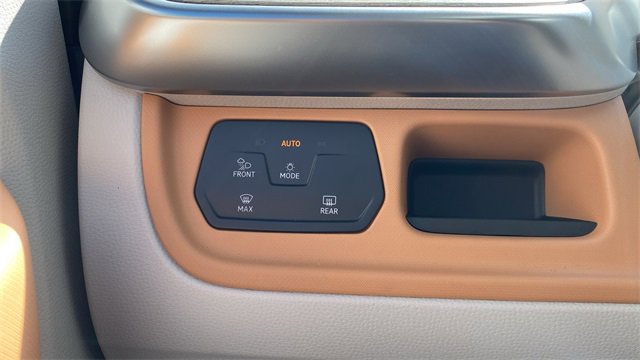 New 2025 Volkswagen ID. Buzz 1st Edition image 17