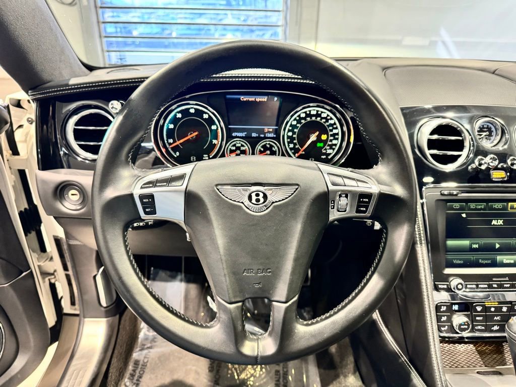 Used 2018 Bentley Flying Spur V8 image 25