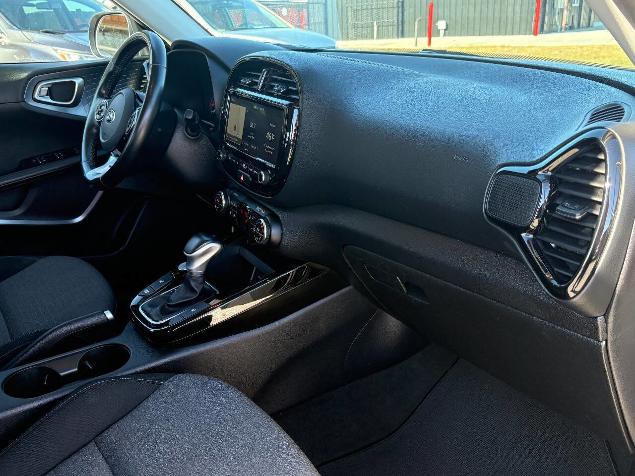 Used 2020 Kia Soul EX image 25