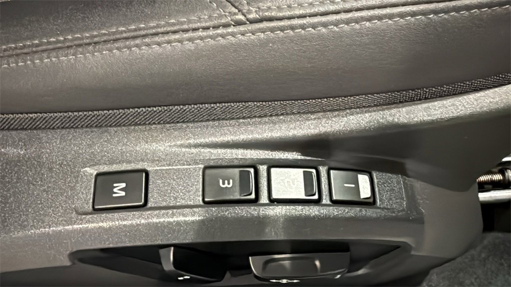 Used 2011 Volvo C30 T5 w/ Preferred Pkg image 12