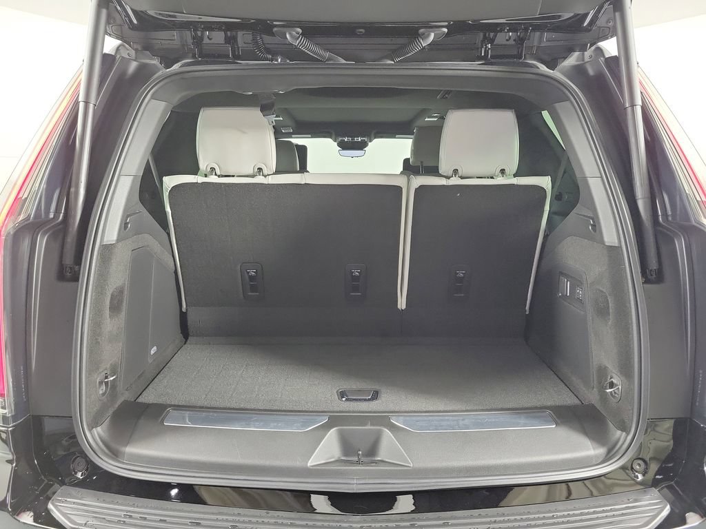 Certified 2026 Cadillac Escalade V AWD/4WD image 8