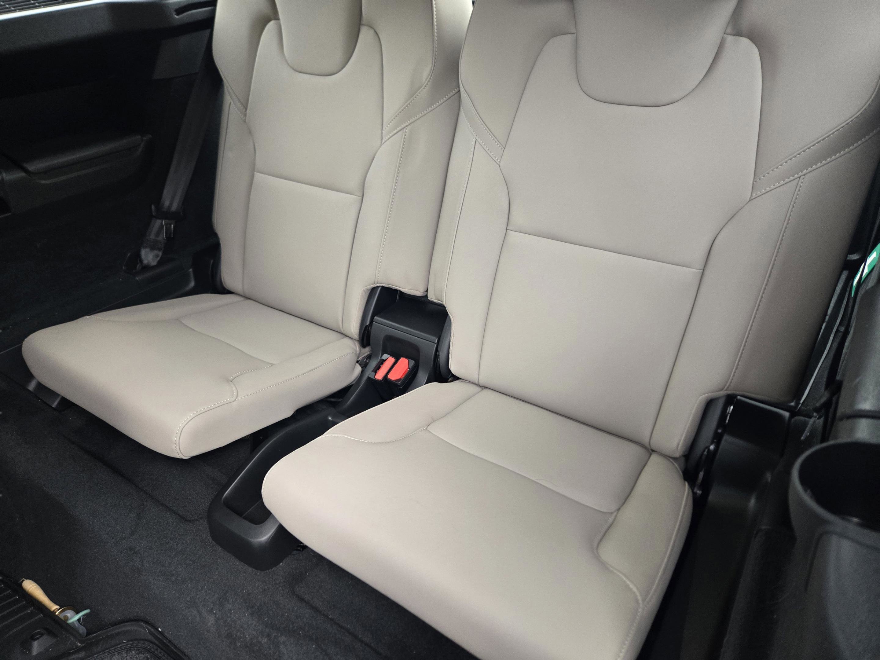 Used 2026 Volvo XC90 B6 Plus w/ Protection Package Premier image 28