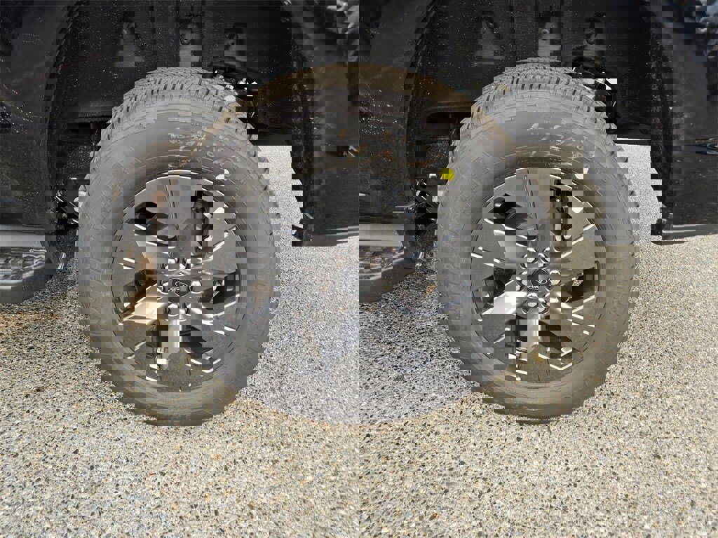 New 2025 Ford F150 Lightning Lariat image 9