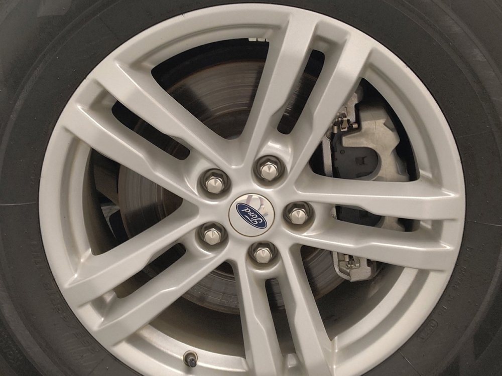 Used 2024 Ford Explorer XLT RWD image 31