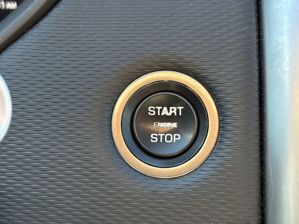 Used 2023 Land Rover Discovery S R-Dynamic image 17