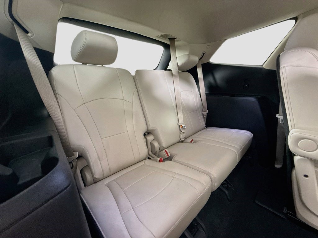 Used 2024 Buick Enclave Essence w/ Technology Package FWD image 40