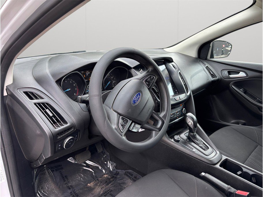 Used 2017 Ford Focus SE FWD image 6