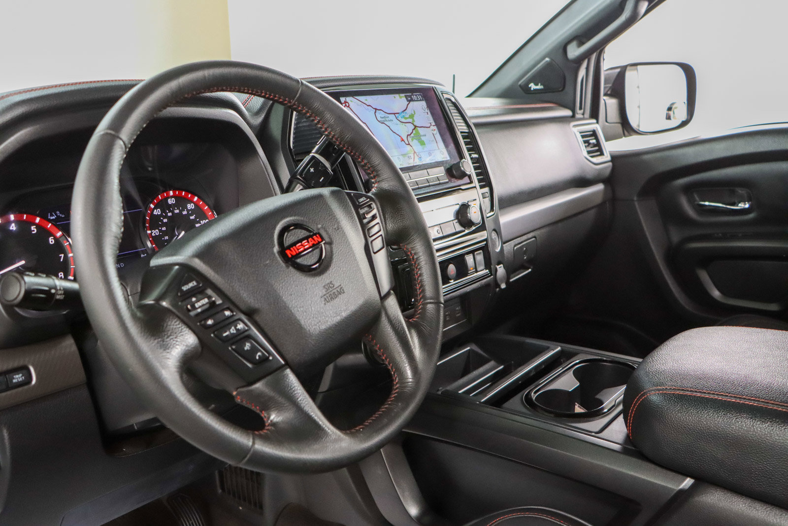 Used 2021 Nissan Titan PRO-4X w/ Pro-4x Utility Package image 25