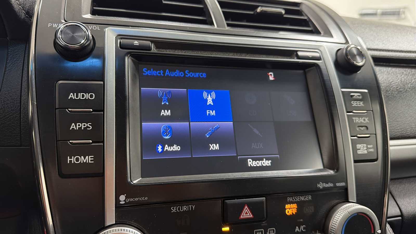 Used 2014 Toyota Camry SE image 18