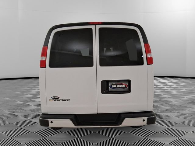 Used 2024 Chevrolet Express 3500 LT w/ LT Preferred Equipment Group RWD image 4
