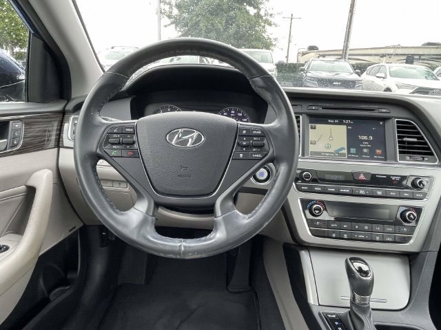 Used 2015 Hyundai Sonata Limited w/ Option Group 06 FWD image 12