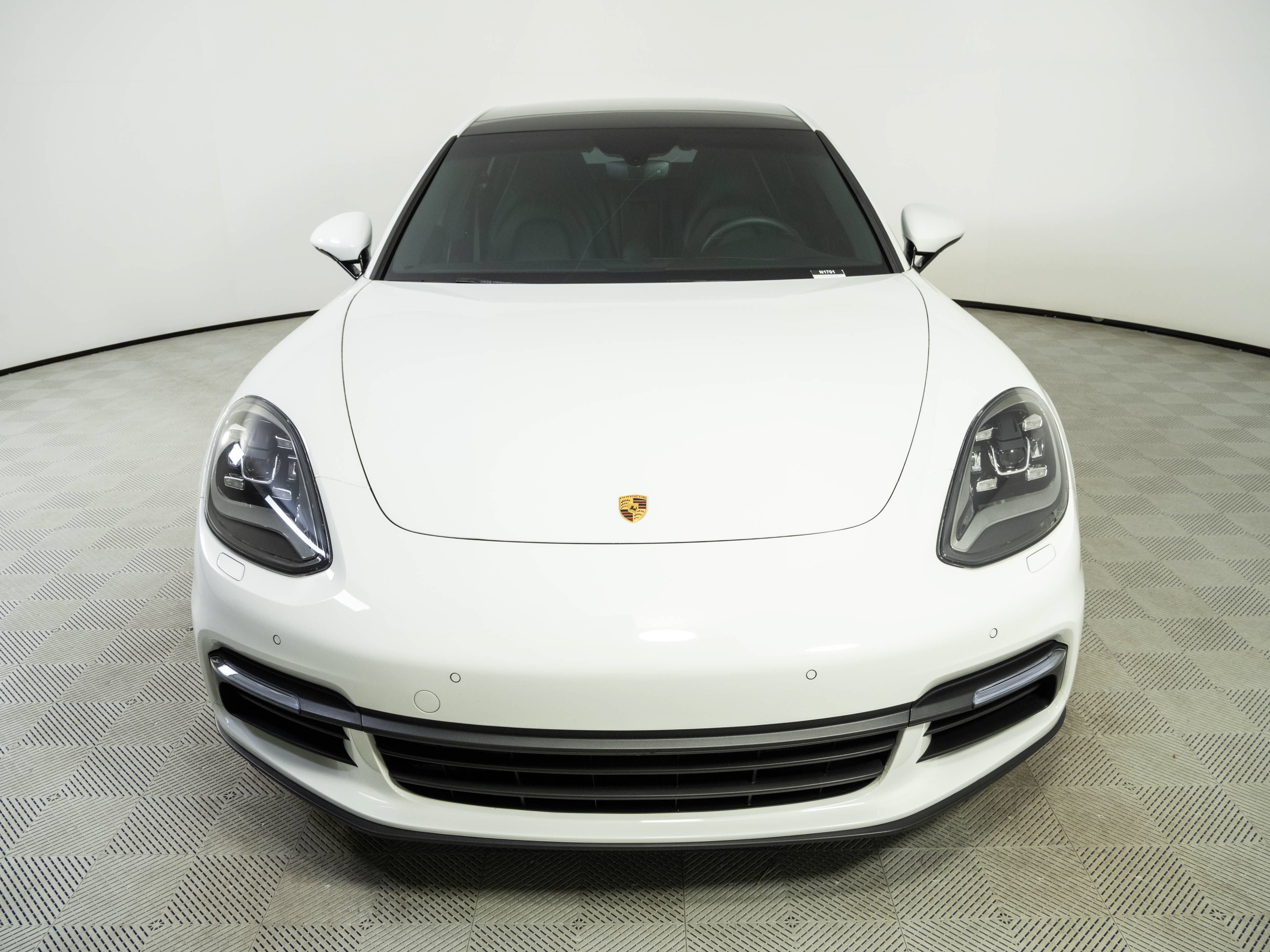 Used 2019 Porsche Panamera 4 AWD/4WD image 35