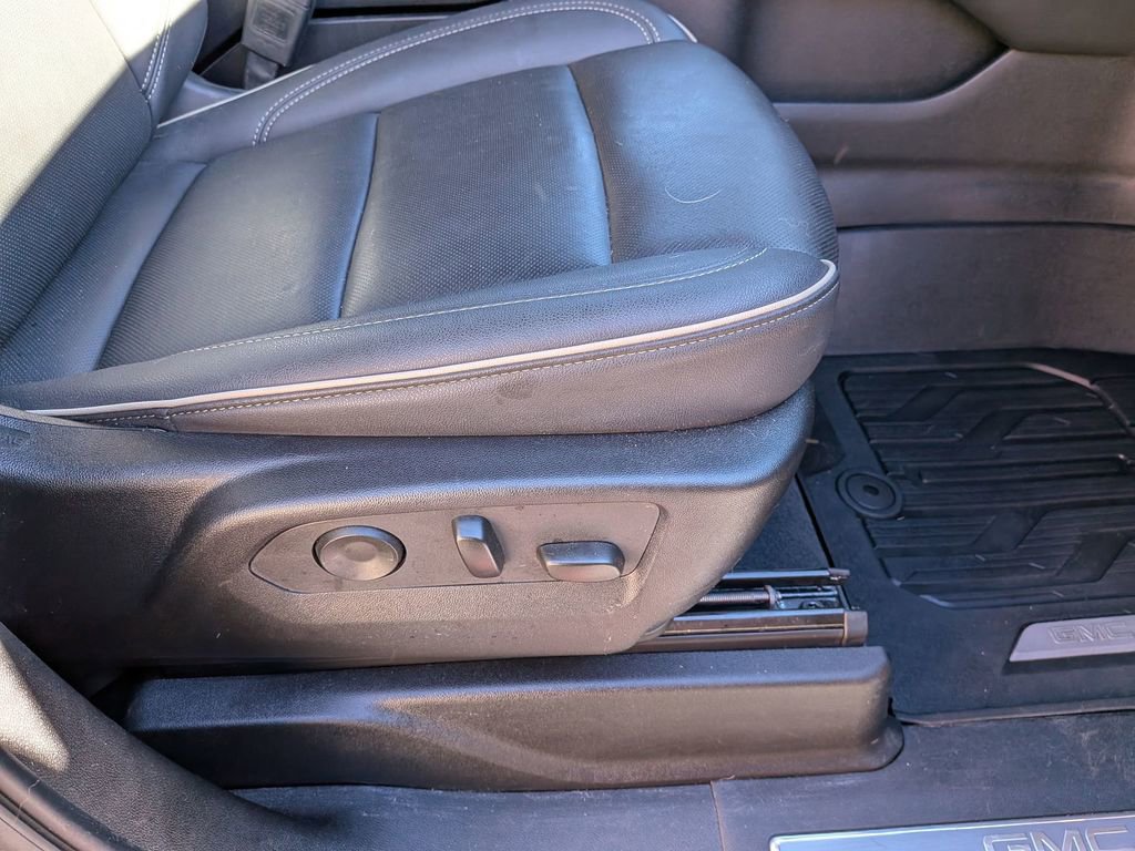 Certified 2025 GMC Yukon XL Elevation image 31