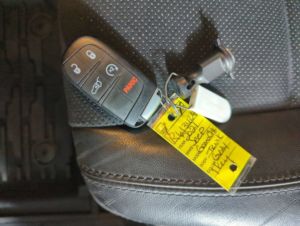 Used 2021 Jeep Grand Cherokee Laredo X RWD image 23