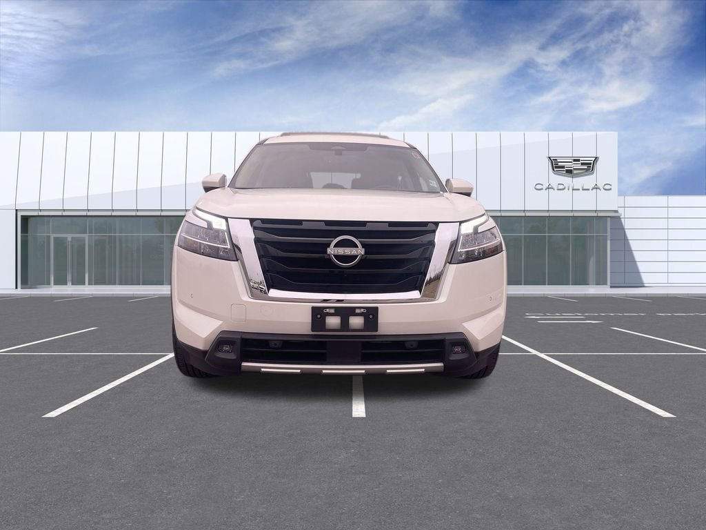 Used 2023 Nissan Pathfinder SL image 3
