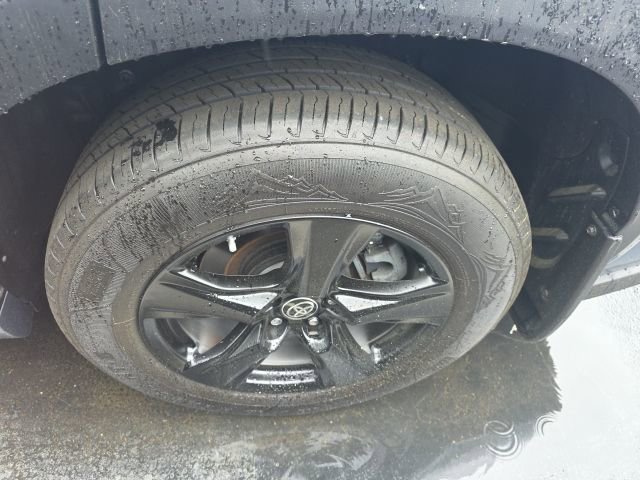 Used 2022 Toyota Highlander LE image 13