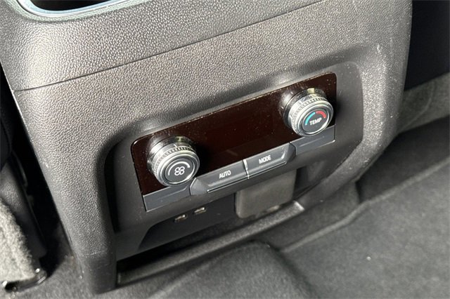 Used 2024 GMC Acadia Elevation image 43