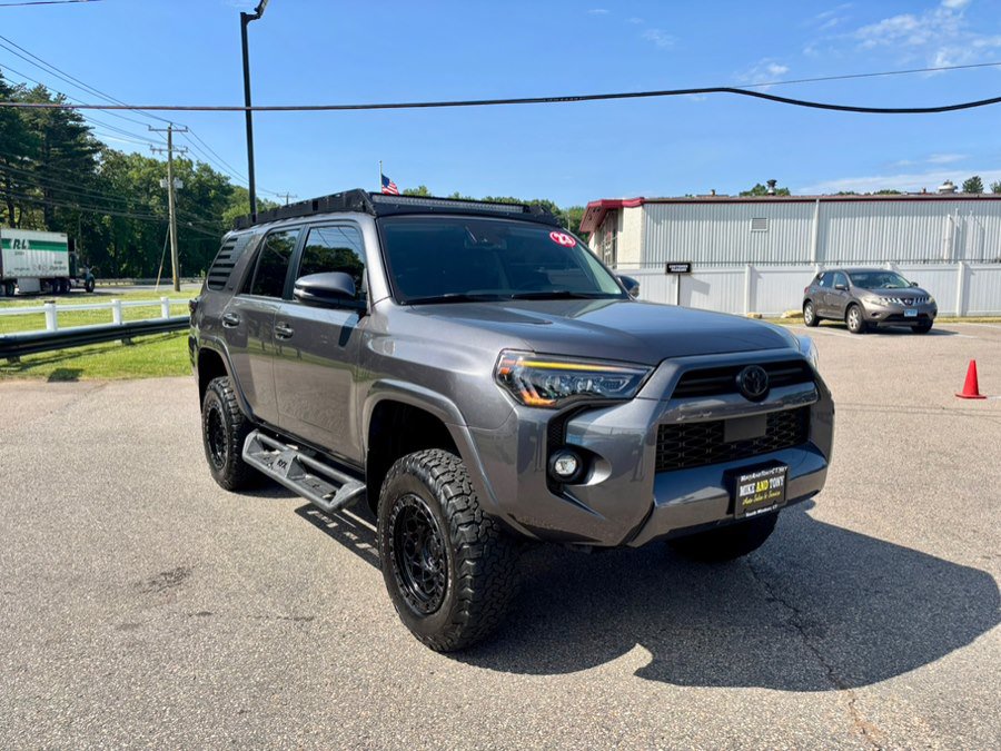 Used 2023 Toyota 4Runner SR5 Premium w/ Moonroof Package AWD/4WD image 3