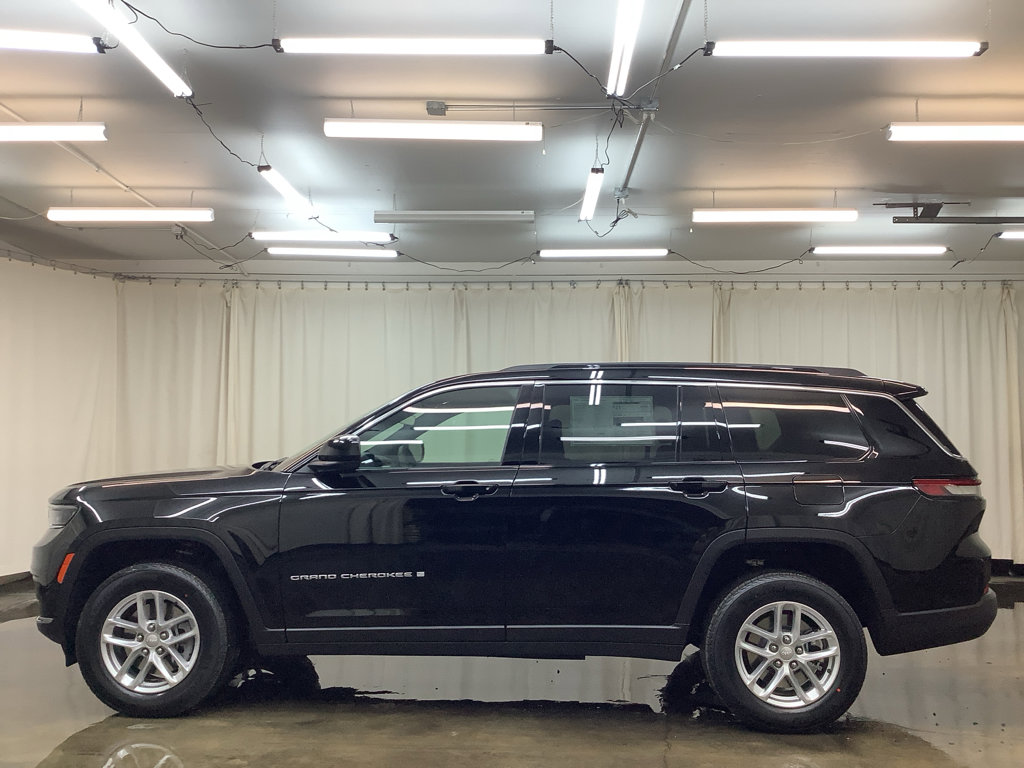 New 2025 Jeep Grand Cherokee L Laredo image 10