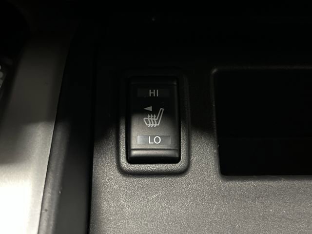 Used 2020 Nissan Titan SV w/ SV Convenience Package image 7