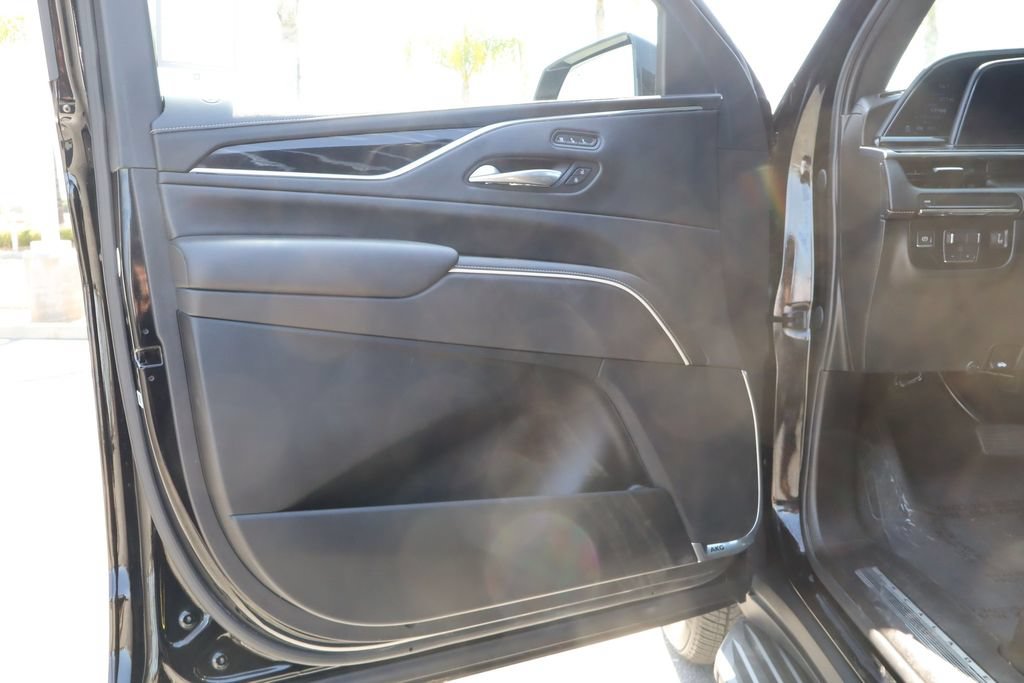 Used 2021 Cadillac Escalade Sport RWD image 16