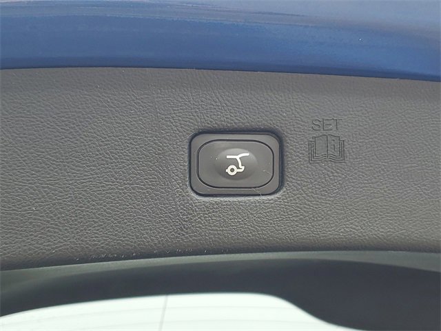 Used 2023 Ford Edge SEL w/ Convenience Package image 9