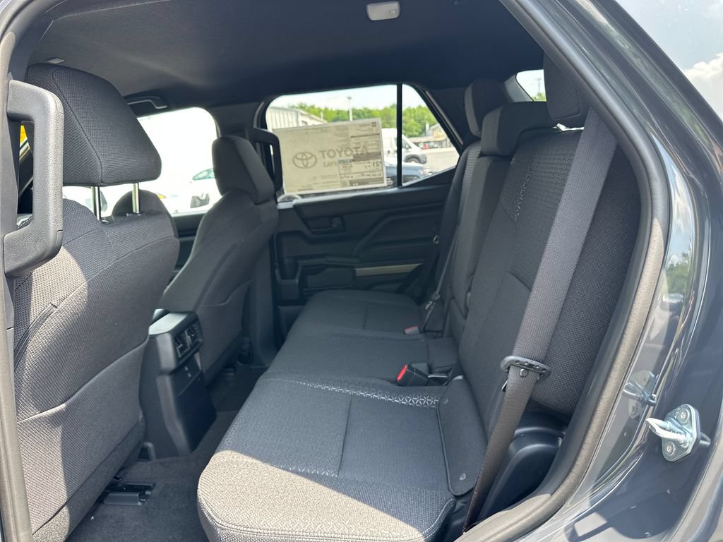 Used 2026 Toyota 4Runner SR5 AWD/4WD image 16