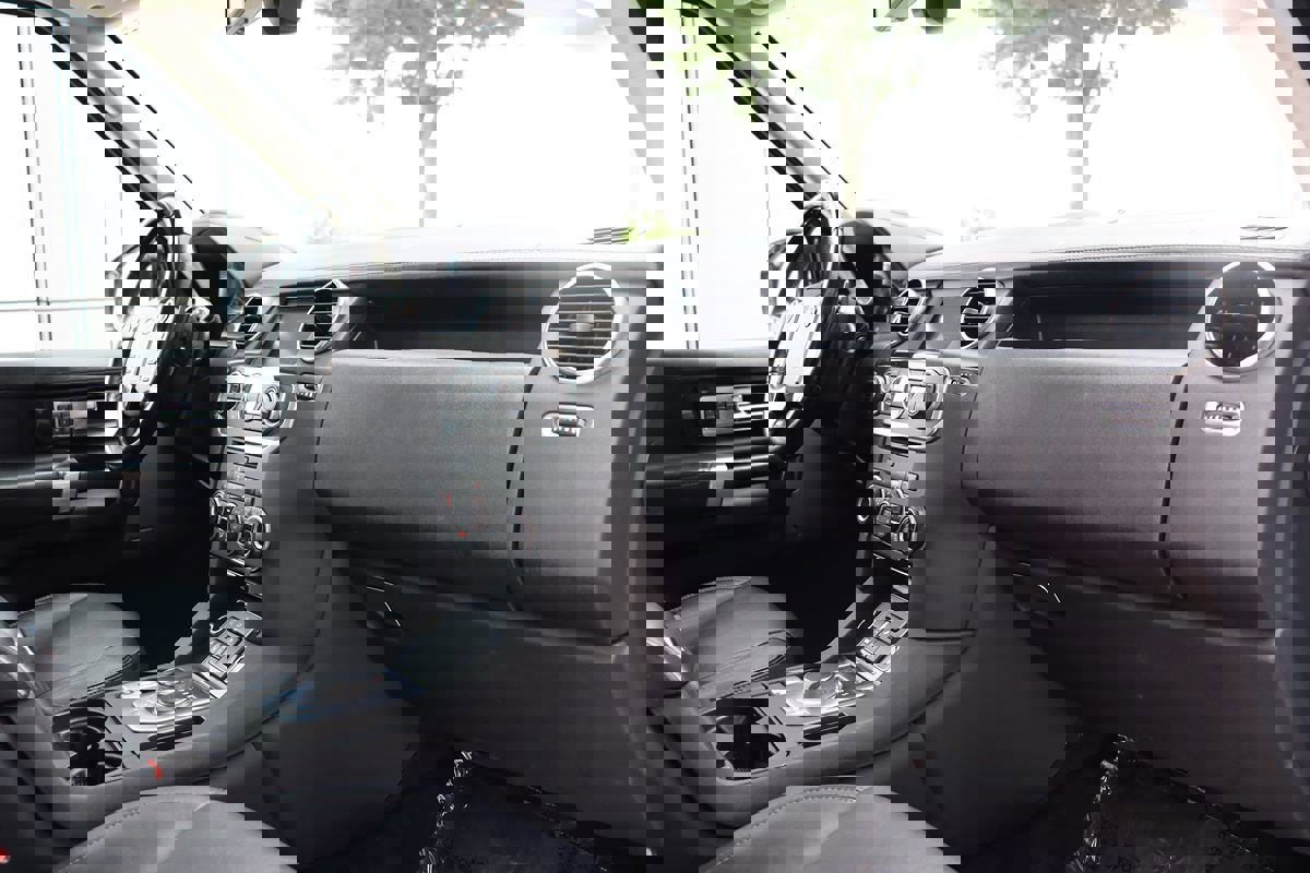 Used 2016 Land Rover LR4 HSE LUX image 16