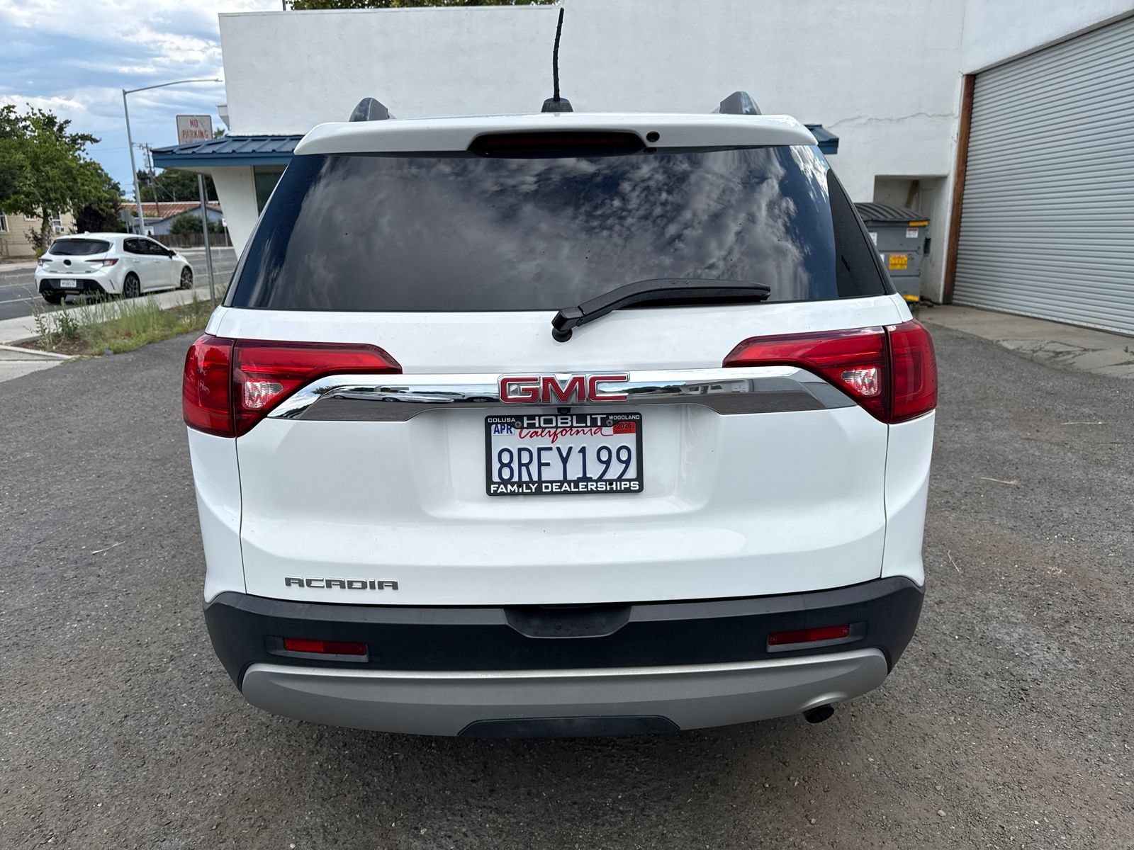 Used 2019 GMC Acadia SLE FWD image 4