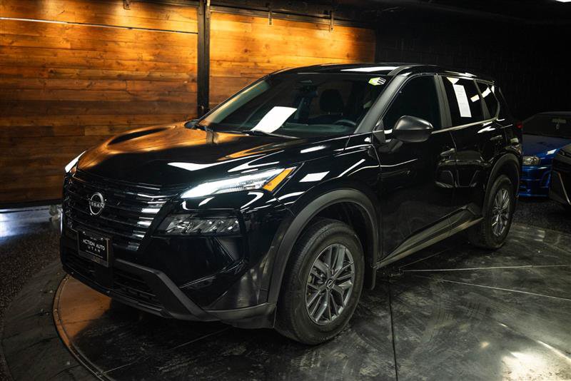 Used 2024 Nissan Rogue S FWD image 2